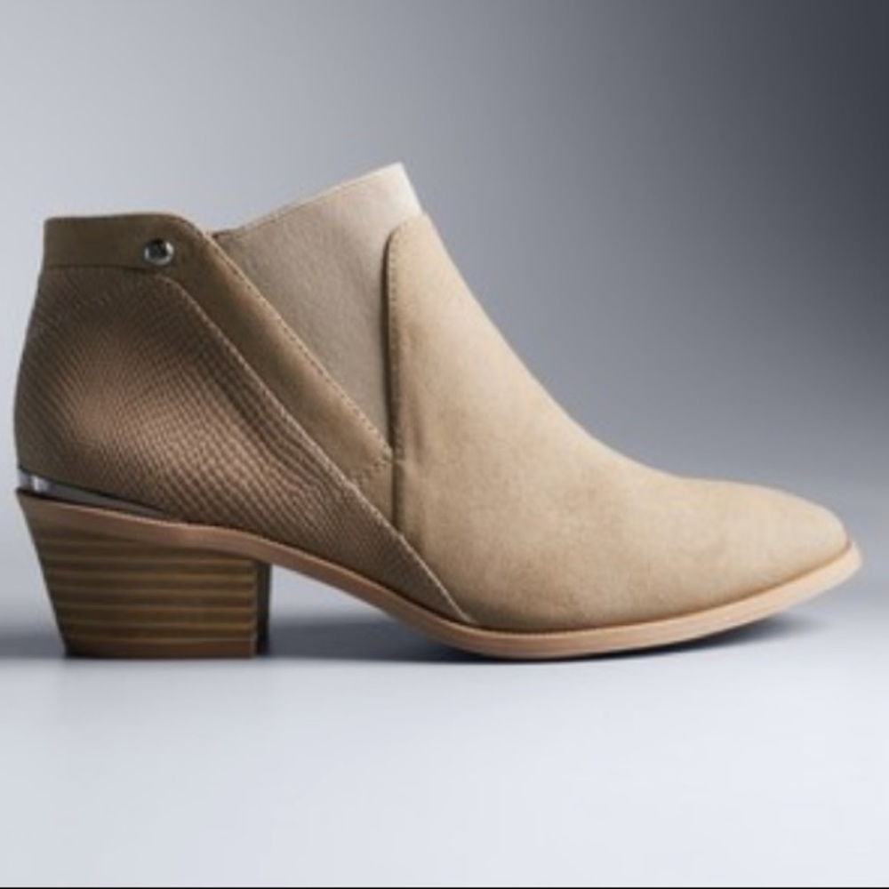 Simply Vera,Vera Wang Svevietan sand boots EUC 7.5